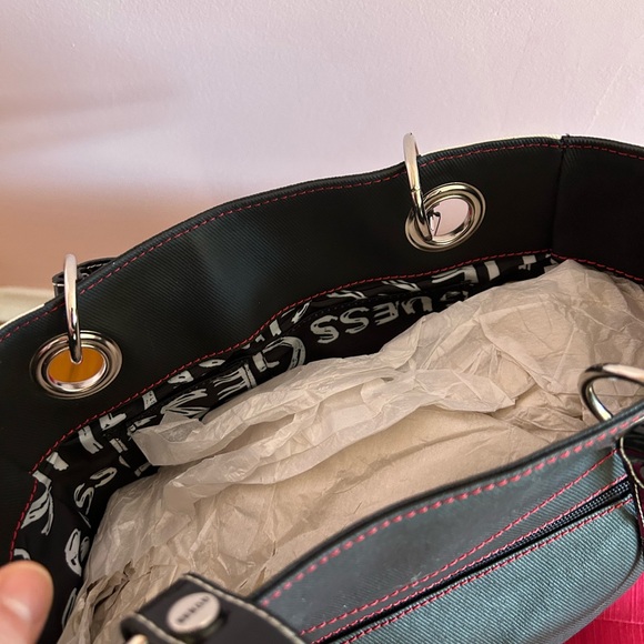 GUESS Marilyn Purse | 90’s Rare Collectible NEVER USED - Picture 6 of 6